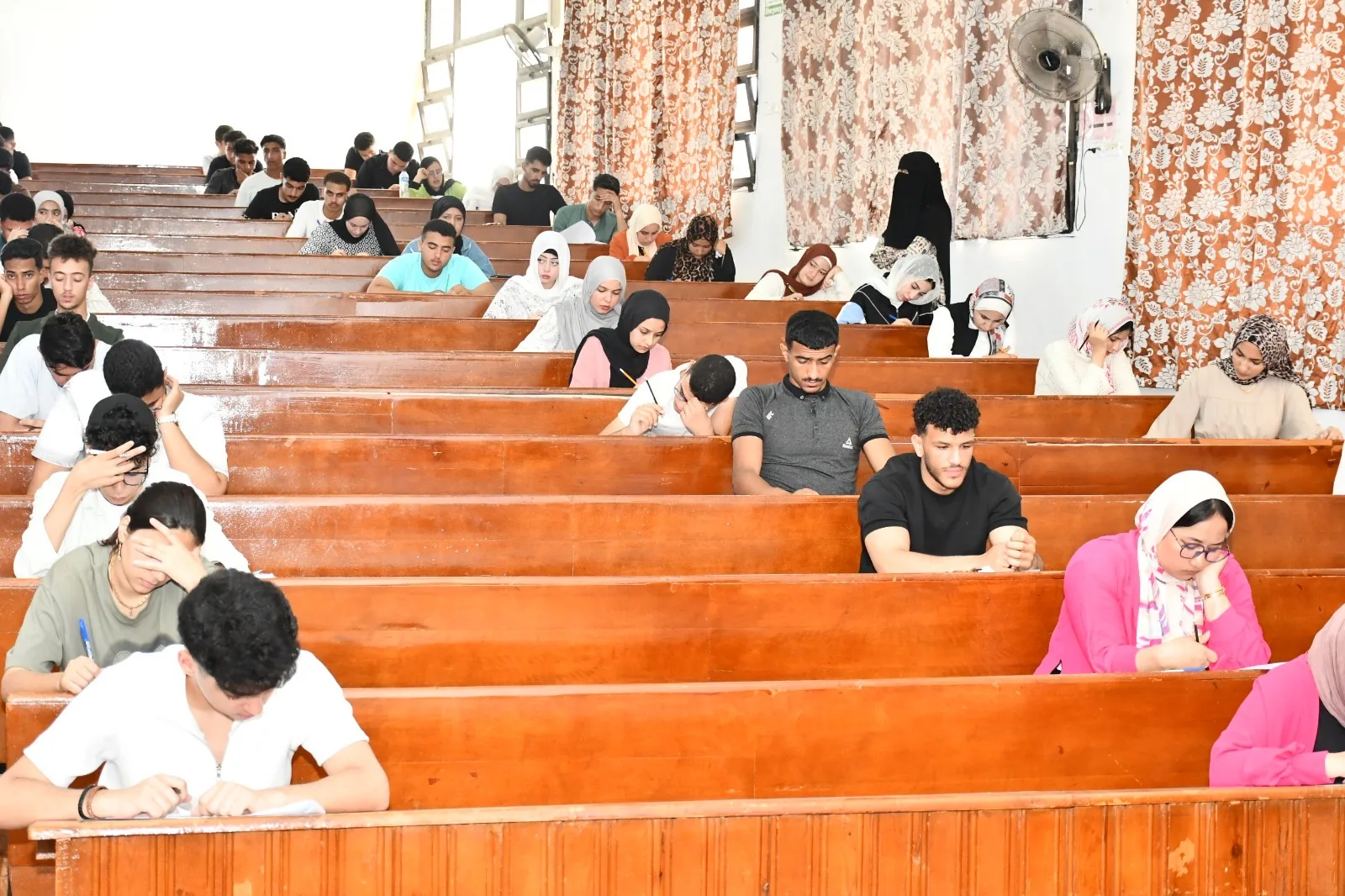 تحت رعاية دقيقة.. سير امتحانات جامعة قناة السويس بشكل منتظم بعد عطلة العيد تحت رعاية دقيقة.. سير امتحانات جامعة قناة السويس بشكل منتظم بعد عطلة العيد