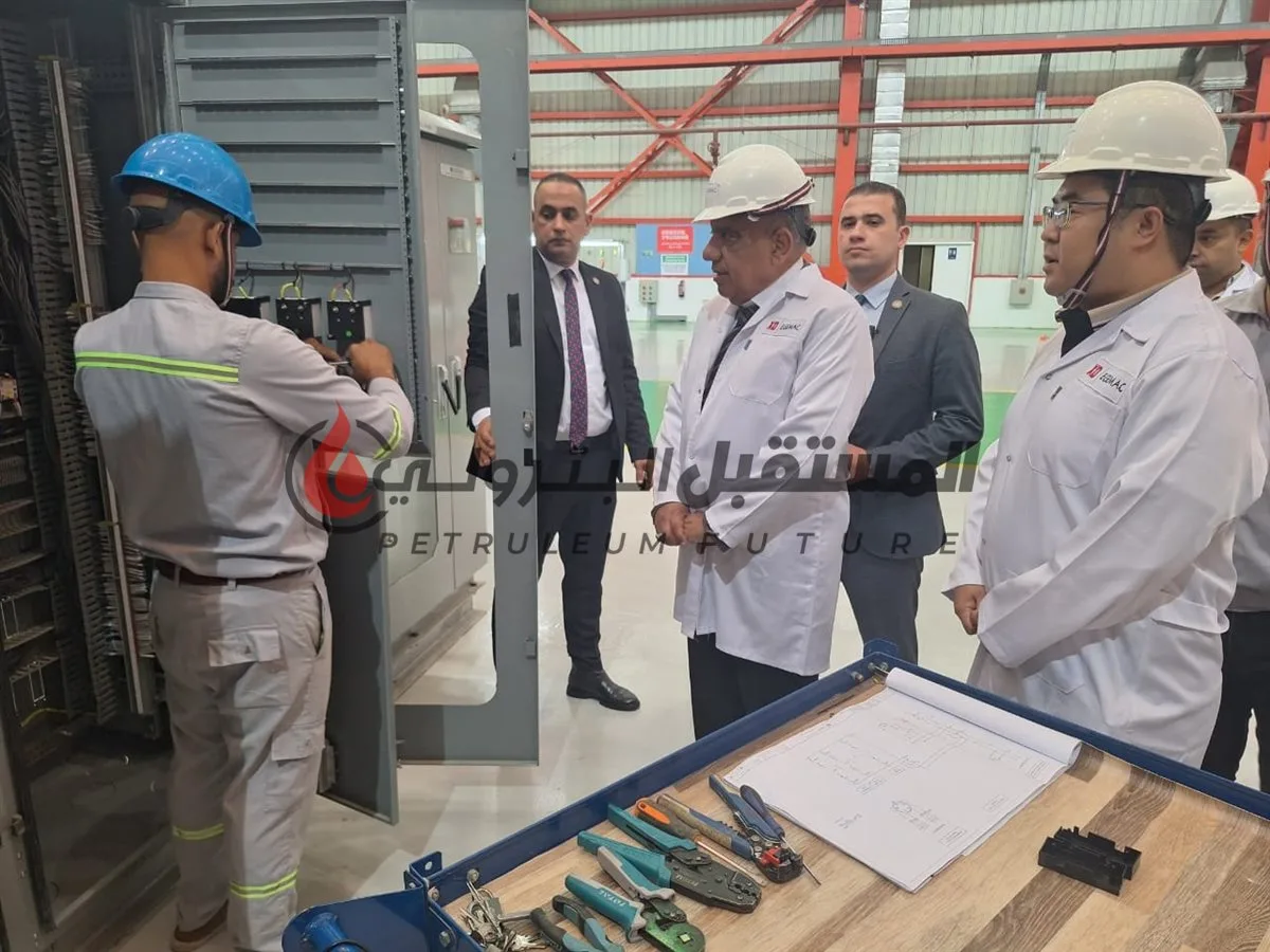 وزير الكهرباء والطاقة المتجددة يتفقد مصانع شركة “اكس دى إجيماك” في السويس وزير الكهرباء والطاقة المتجددة يتفقد مصانع شركة “اكس دى إجيماك” في السويس
