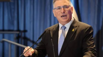 بعد قرار لندن بفرض عقوبات على وزيرين إسرائيليين.. وزير الخارجية الإسرائيلي يرفض قبول مكالمة من نظيره البريطاني