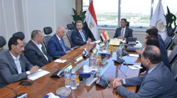 وزير التموين يلتقي بممثلي “قطاع المواد الغذائية وبقالين التموين والجمعيات”