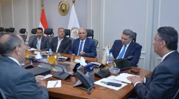 وزير التموين يلتقي بممثلي قطاع المواد الغذائية ونقابة بقالة التموين وشباب مشروع “جمعيتي” في الجيزة