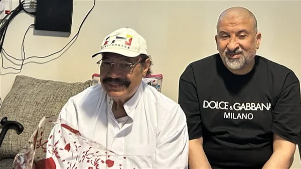 الشيف الشربيني وحسن حسونة في مخيمات “علاء محضر” الخمس نجوم: حصة الحاج يوميًا 4 كيلو من الطعام والفواكه في الوجبة الواحدة. الشيف الشربيني وحسن حسونة في مخيمات “علاء محضر” الخمس نجوم: حصة الحاج يوميًا 4 كيلو من الطعام والفواكه في الوجبة الواحدة.