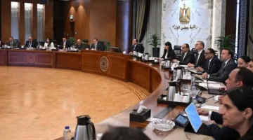 رئيس الوزراء يراقب سير تنفيذ برنامج العروض الحكومية