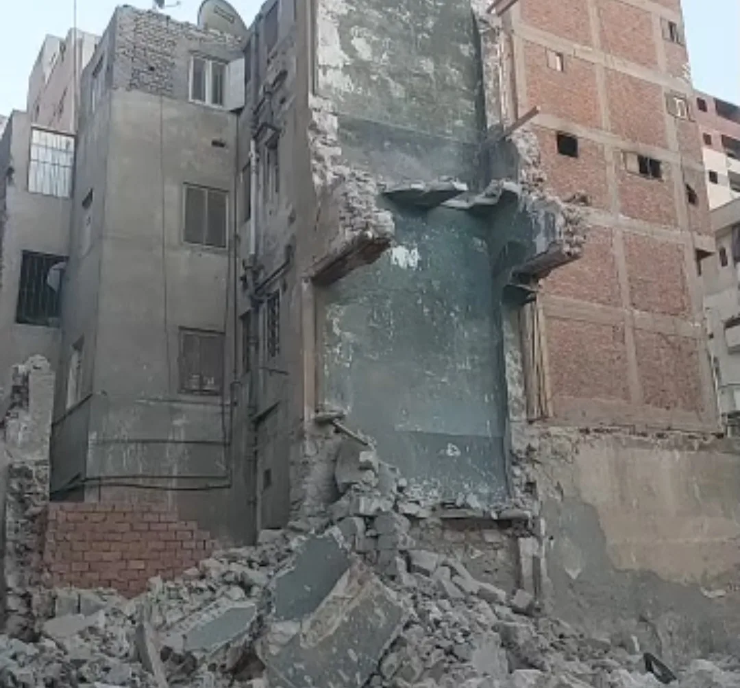 انهيار مبنى مكون من 3 طوابق في المنيا دون وقوع إصابات| صور انهيار مبنى مكون من 3 طوابق في المنيا دون وقوع إصابات| صور
