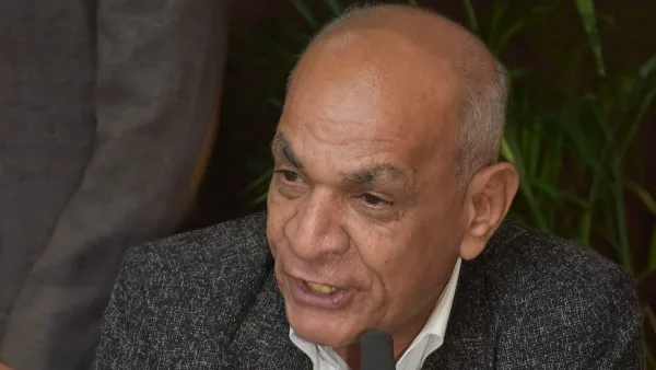 كمال حسنين: صراعنا الرئيسي سيكون على المقاعد الفردية ولدينا كفاءات تحظى بثقة المواطن المصري. كمال حسنين: صراعنا الرئيسي سيكون على المقاعد الفردية ولدينا كفاءات تحظى بثقة المواطن المصري.