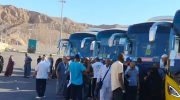 السياحة: بدء أولى رحلات عودة الحجاج المصريين البريين بعد أداء مناسك الحج لموسم 1446هـ من الأراضي المقدسة