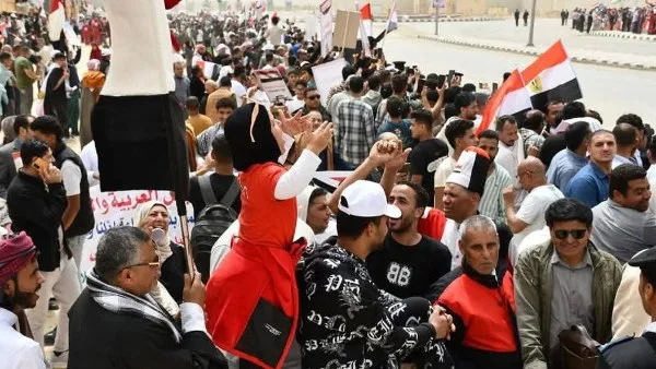 خطوط حمراء: أستاذ قانون دولي يؤكد على قواعد مصرية ثابتة لحماية حدود البلاد وشعبها خطوط حمراء: أستاذ قانون دولي يؤكد على قواعد مصرية ثابتة لحماية حدود البلاد وشعبها