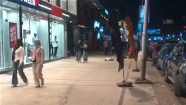 الاحتفالات تتواصل.. إقبال واسع من الناس على محلات الحلويات والمطاعم في سادس أيام العيد (بث مباشر) الاحتفالات تتواصل.. إقبال واسع من الناس على محلات الحلويات والمطاعم في سادس أيام العيد (بث مباشر)
