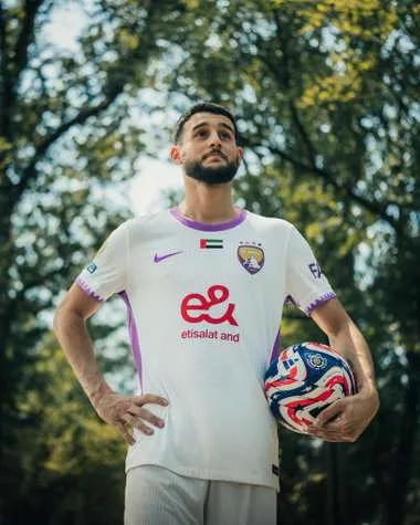 نسيم الشاذلي: الأجواء العائلية في العين ترفع الروح المعنوية قبل المونديال نسيم الشاذلي: الأجواء العائلية في العين ترفع الروح المعنوية قبل المونديال
