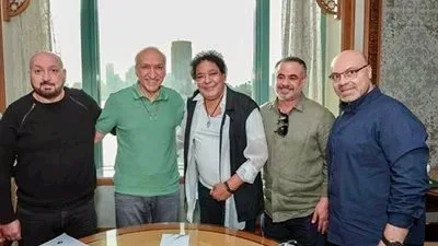 بعد بضع ساعات من إصداره، أغنية “ملامحنا” للكينج محمد منير تتصدر قائمة الترند. بعد بضع ساعات من إصداره، أغنية “ملامحنا” للكينج محمد منير تتصدر قائمة الترند.