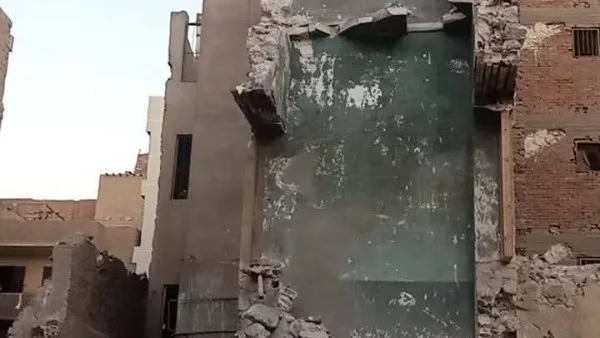 محافظ المنيا يأمر بالتدخل الفوري لمعالجة انهيار جزئي في مبنى بشارع الحسيني محافظ المنيا يأمر بالتدخل الفوري لمعالجة انهيار جزئي في مبنى بشارع الحسيني