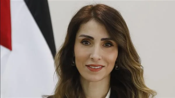 وزيرة العمل الفلسطينية في تصريح لـ “القاهرة الإخبارية”: نحن على تنسيق مستمر مع مصر. وزيرة العمل الفلسطينية في تصريح لـ “القاهرة الإخبارية”: نحن على تنسيق مستمر مع مصر.