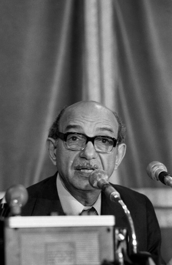 محمود رياض، الأمين العام للجامعة العربية عند قمة القاهرة في 25 أكتوبر 1976