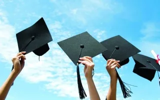 العور: 46% من الطلبة المواطنين الذين يدرسون في الخارج على نفقتهم الخاصة ملتحقون بجامعتين فقط. العور: 46% من الطلبة المواطنين الذين يدرسون في الخارج على نفقتهم الخاصة ملتحقون بجامعتين فقط.