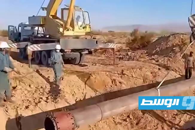 من عملية إصلاح التسريب في خط نقل النفط الواصل بين حقل الحمادة ومصفاة الزاوية، الأربعاء 11 يونيو 2025 (شركة الخليج العربي للنفط)