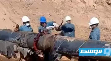 بدء أعمال تصليح تسرب نفطي بين حقل الحمادة ومصفاة الزاوية