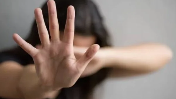 اعتقال الجاني بتهمة التحرش بفتاة في شارع بالدقي اعتقال الجاني بتهمة التحرش بفتاة في شارع بالدقي