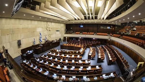 إعلام إسرائيلي: الحريديم يؤخرون الاقتراع على حل الكنيست إلى الأسبوع القادم إعلام إسرائيلي: الحريديم يؤخرون الاقتراع على حل الكنيست إلى الأسبوع القادم