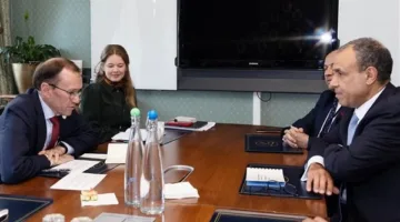 وزير الخارجية والهجرة يجتمع بنظيره النرويجي