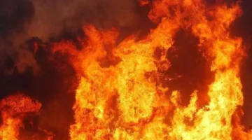 إخماد حريق في مستودع بلاستيك بالقليوبية