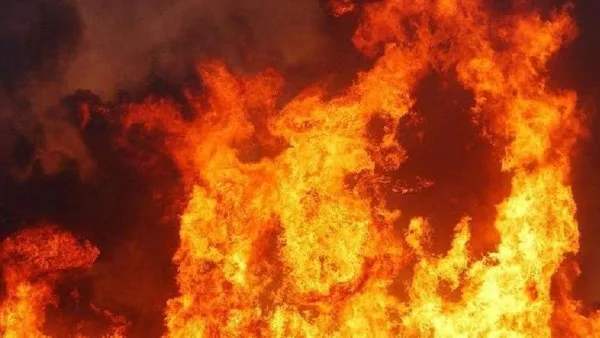إخماد حريق في مستودع بلاستيك بالقليوبية إخماد حريق في مستودع بلاستيك بالقليوبية