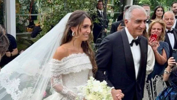 حفيدة شاه إيران تقيم حفل زفافها على رجل أعمال يهودي أمريكي في باريس حفيدة شاه إيران تقيم حفل زفافها على رجل أعمال يهودي أمريكي في باريس