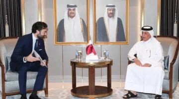 سمو الأمير يستلم رسالة مكتوبة من رئيس وزراء إسبانيا