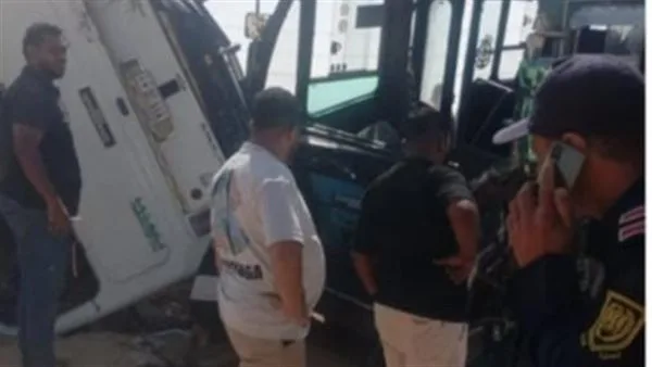 النيابة تتابع موقع حادث محور الضبعة (صور)