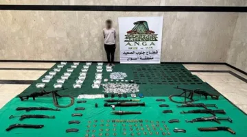 مقتل 5 أفراد من جماعة إجرامية واعتقال آخر ضمن شبكة خطيرة تتاجر في المخدرات والأسلحة غير المرخصة.