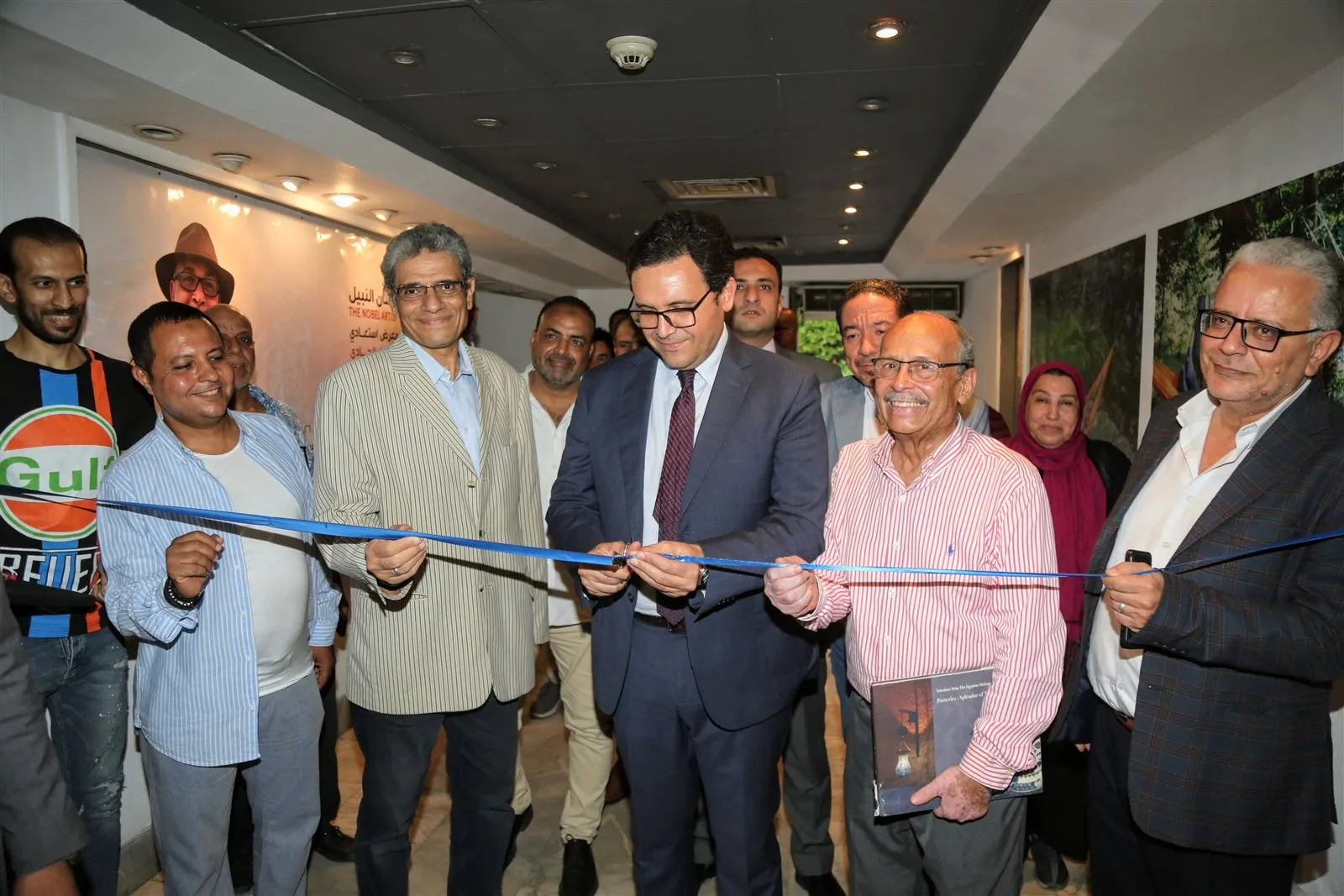 وزير الثقافة ي inaugurates المعرض الشامل للفنان الراحل أشرف الحادي “الفنان النبيل”.. صور وزير الثقافة ي inaugurates المعرض الشامل للفنان الراحل أشرف الحادي “الفنان النبيل”.. صور