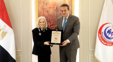 وزير الصحة والسكان يحتفي بالسفيرة هيفاء أبو غزالة تقديرًا لمساهماتها خلال فترة خدمتها