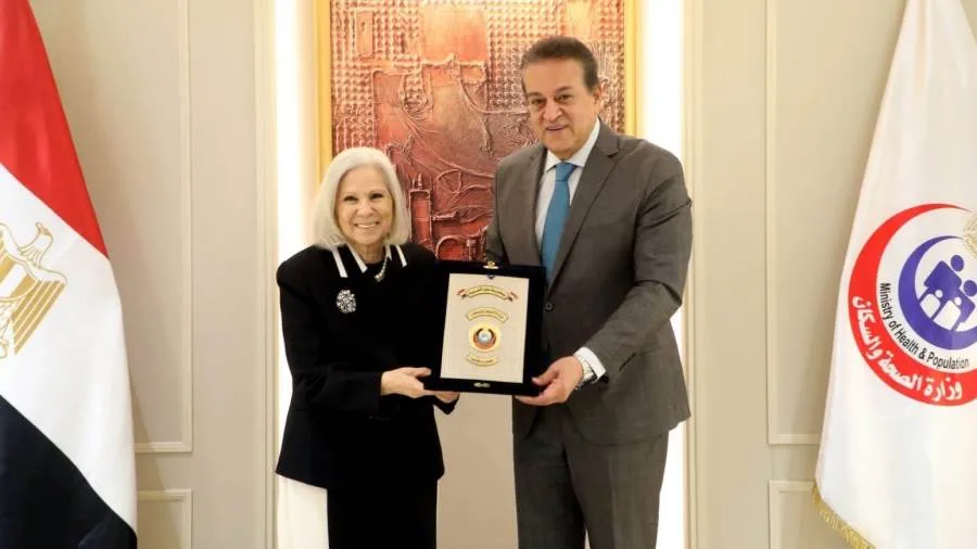 وزير الصحة والسكان يحتفي بالسفيرة هيفاء أبو غزالة تقديرًا لمساهماتها خلال فترة خدمتها وزير الصحة والسكان يحتفي بالسفيرة هيفاء أبو غزالة تقديرًا لمساهماتها خلال فترة خدمتها