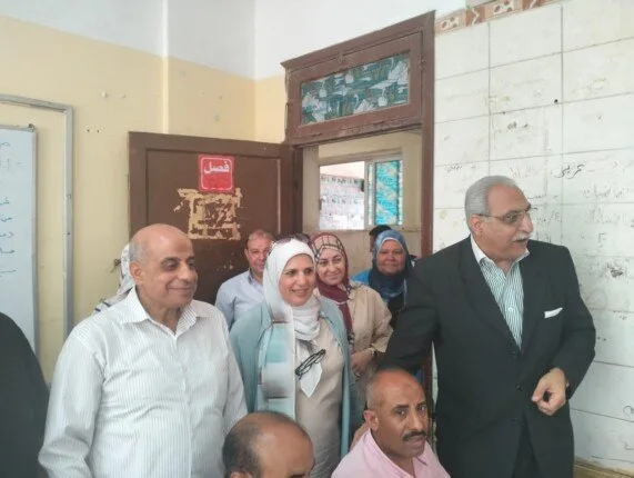 مدير تعليم القليوبية يؤكد على أهمية الدقة في تصحيح امتحانات الصف الثالث الإعدادي مدير تعليم القليوبية يؤكد على أهمية الدقة في تصحيح امتحانات الصف الثالث الإعدادي
