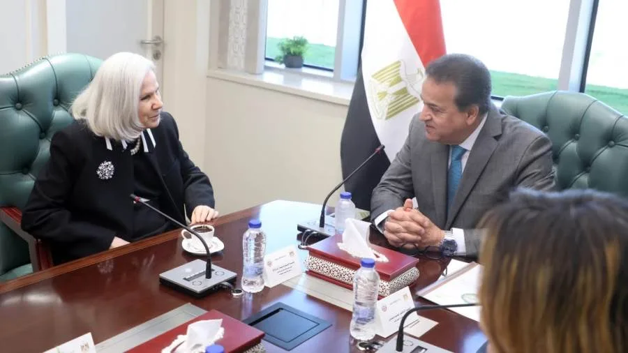 وزير الصحة يكرّم السفيرة هيفاء أبو غزالة تقديراً لإسهاماتها خلال فترة خدمتها في قطاع الشؤون الاجتماعية بالأمانة العامة لجامعة الدول العربية. وزير الصحة يكرّم السفيرة هيفاء أبو غزالة تقديراً لإسهاماتها خلال فترة خدمتها في قطاع الشؤون الاجتماعية بالأمانة العامة لجامعة الدول العربية.