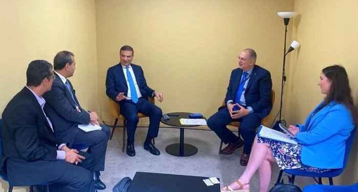وزير الزراعة يجتمع بمفوض الاتحاد الأوروبي المعني بالثروة السمكية وزير الزراعة يجتمع بمفوض الاتحاد الأوروبي المعني بالثروة السمكية