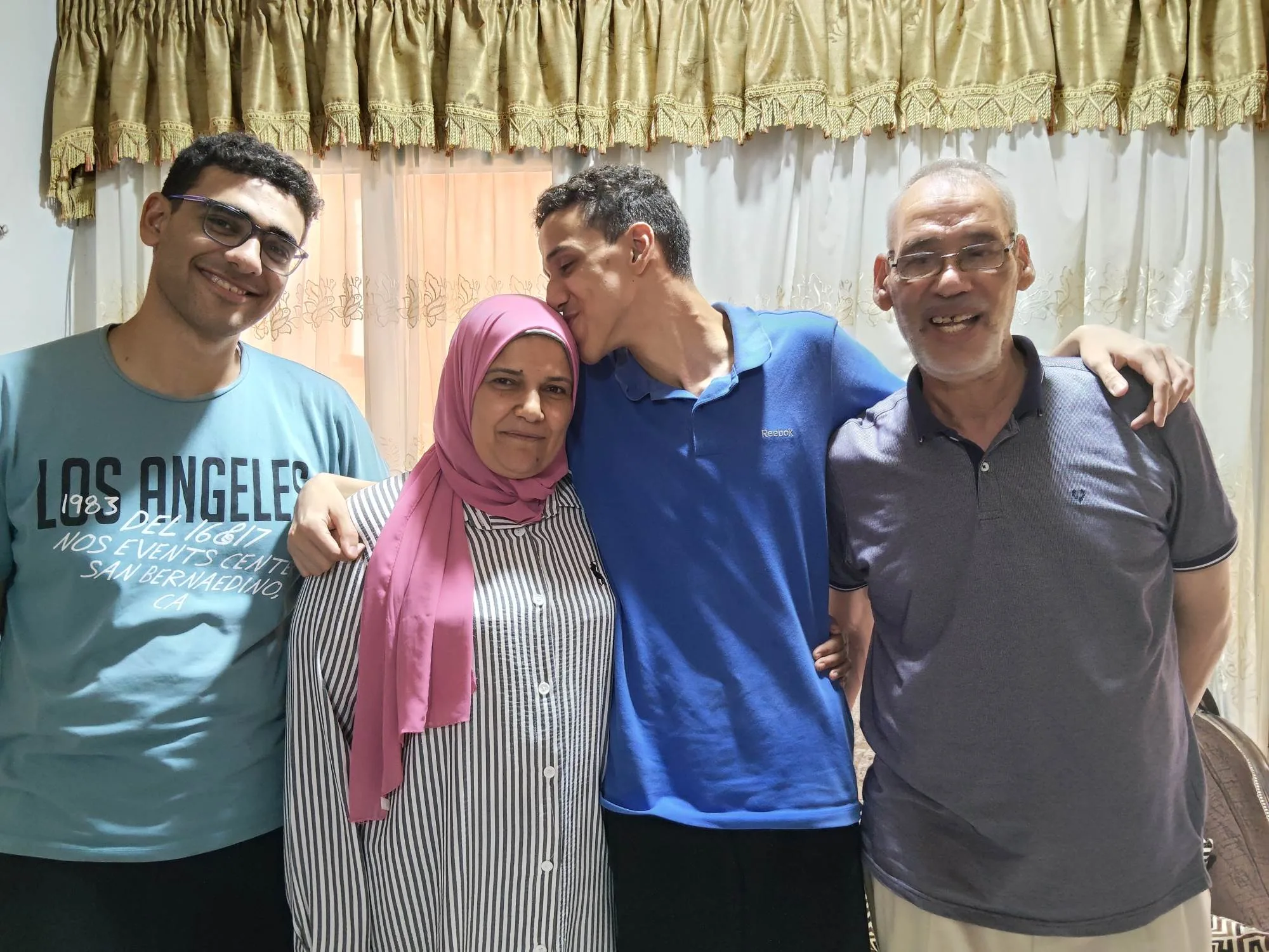 الطالب المتفوق في الشهادة الإعدادية الأزهرية بالشرقية: تأثير القرآن الكريم على نجاحي ورغبتي في دراسة الطب الطالب المتفوق في الشهادة الإعدادية الأزهرية بالشرقية: تأثير القرآن الكريم على نجاحي ورغبتي في دراسة الطب