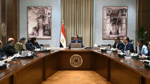 رئيس الوزراء يسلط الضوء على التوصيات والمقترحات المعروضة في برنامج “المواجهة” التلفزيوني. رئيس الوزراء يسلط الضوء على التوصيات والمقترحات المعروضة في برنامج “المواجهة” التلفزيوني.