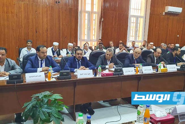 تيتيه خلال عقد اجتماع مع عمداء بلديات ومشايخ ونشطاء في نالوت، 12 يونيو 2025. (بلدية نالوت)