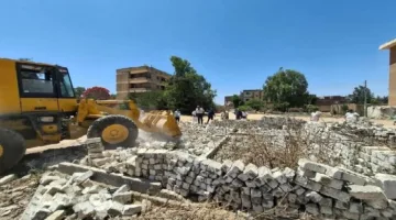 إزالة تعديات على 7877 متر مربع من الأراضي الزراعية والمباني غير القانونية في البحيرة
