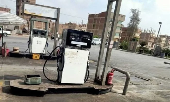 إحباط محاولة تهريب 97 ألف لتر من السولار والبنزين إلى السوق السوداء في كفر الدوار إحباط محاولة تهريب 97 ألف لتر من السولار والبنزين إلى السوق السوداء في كفر الدوار