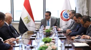وزير الصحة يراجع خطة توطين أجهزة السونار في مصر