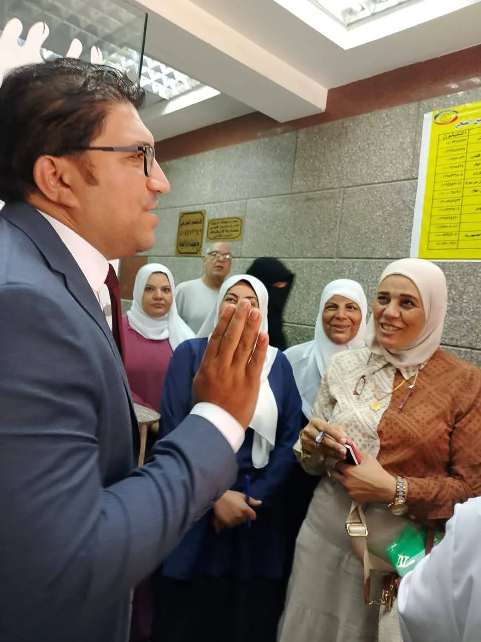 مدير التأمين الصحي في الغربية يقوم بجولة تفقدية على خدمات عيادة السنطة الشاملة مدير التأمين الصحي في الغربية يقوم بجولة تفقدية على خدمات عيادة السنطة الشاملة
