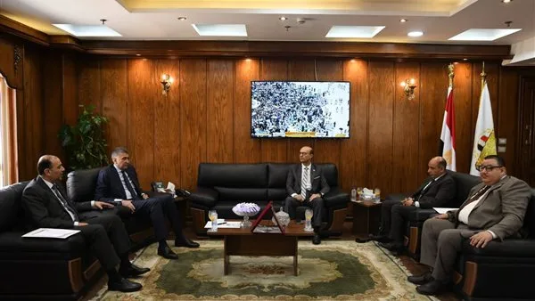 رئيس جامعة أسيوط يجتمع مع مدير الأكاديمية الوطنية لمكافحة الفساد لبحث سبل تعزيز التعاون المشترك رئيس جامعة أسيوط يجتمع مع مدير الأكاديمية الوطنية لمكافحة الفساد لبحث سبل تعزيز التعاون المشترك