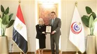 وزير الصحة يقدّم تكريمًا للسفيرة هيفاء أبو غزالة تقديرًا لعملها وجهودها وزير الصحة يقدّم تكريمًا للسفيرة هيفاء أبو غزالة تقديرًا لعملها وجهودها