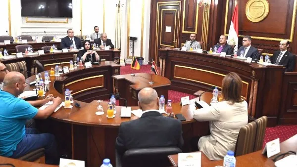 لجنة حقوق الإنسان في البرلمان تلتقي بالوفد المصري الألماني وتستعرض جهود الدولة في دعم الفئات المجتمعية. لجنة حقوق الإنسان في البرلمان تلتقي بالوفد المصري الألماني وتستعرض جهود الدولة في دعم الفئات المجتمعية.