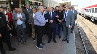 للمرة الثانية في 4 أيام.. وزير الصناعة والنقل يقوم بزيارة تفقدية لمصر للسكك الحديدية في رمسيس للمرة الثانية في 4 أيام.. وزير الصناعة والنقل يقوم بزيارة تفقدية لمصر للسكك الحديدية في رمسيس