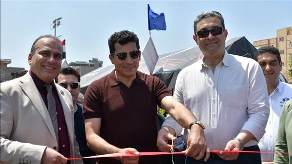 وزير الشباب ومحافظة دمياط يدشنان ملعب كرة القدم والمرافق الاجتماعية في نادي كفر سعد وزير الشباب ومحافظة دمياط يدشنان ملعب كرة القدم والمرافق الاجتماعية في نادي كفر سعد