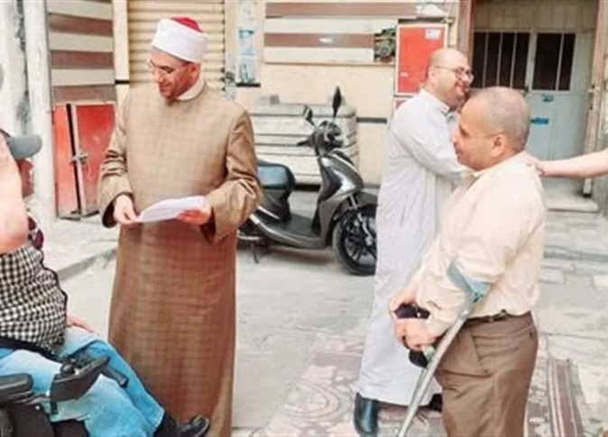 وكيل «أوقاف الإسكندرية» يتلقى شكاوى شخصين من ذوي الاحتياجات الخاصة في «ساحة الديوان» وكيل «أوقاف الإسكندرية» يتلقى شكاوى شخصين من ذوي الاحتياجات الخاصة في «ساحة الديوان»