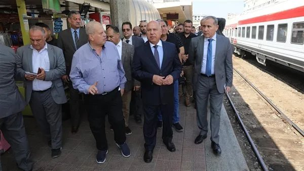 وزير النقل يزور محطة رمسيس للسكك الحديدية ويشدد على أهمية تطبيق مبدأ الثواب والعقاب للجميع وزير النقل يزور محطة رمسيس للسكك الحديدية ويشدد على أهمية تطبيق مبدأ الثواب والعقاب للجميع