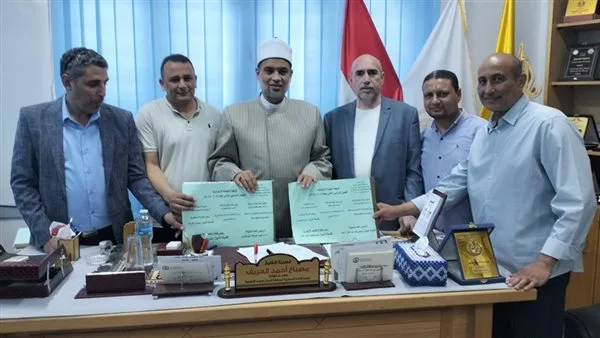 العريف يلتقي برؤساء لجنتي الشهادتين الابتدائية والإعدادية في منطقة شمال سيناء الأزهرية ويتسلم نتائج الشهادتين العريف يلتقي برؤساء لجنتي الشهادتين الابتدائية والإعدادية في منطقة شمال سيناء الأزهرية ويتسلم نتائج الشهادتين
